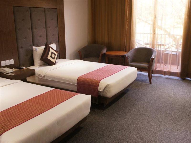 סיאם ריפ Angkor Howard Hotel מראה חיצוני תמונה