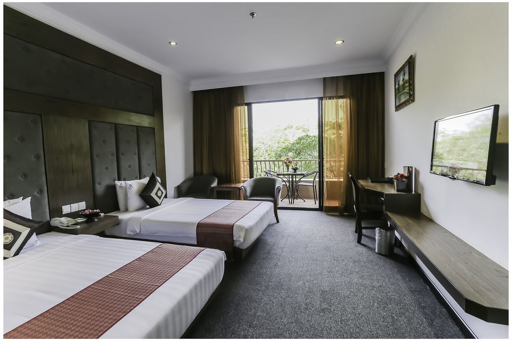 סיאם ריפ Angkor Howard Hotel מראה חיצוני תמונה