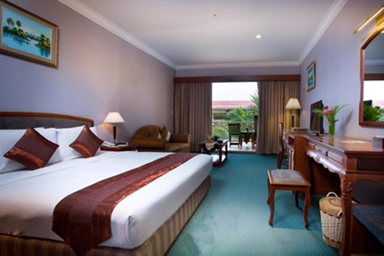 סיאם ריפ Angkor Howard Hotel מראה חיצוני תמונה